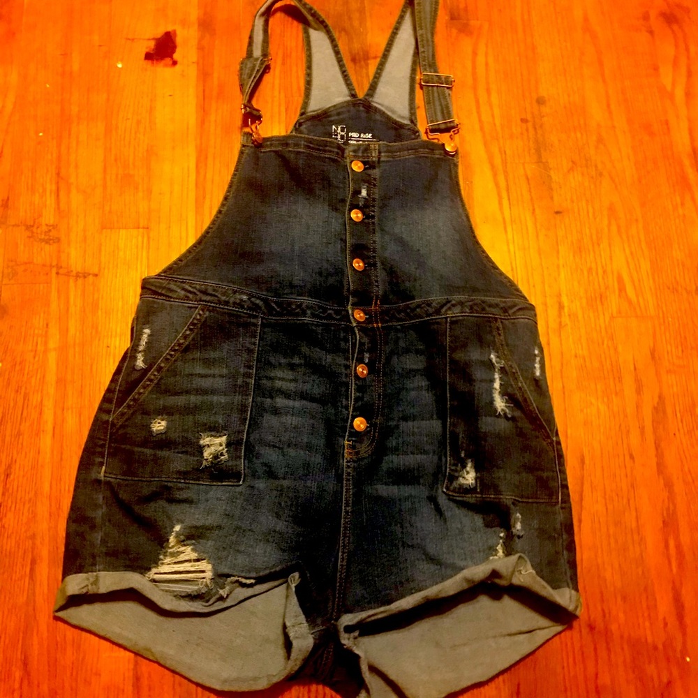 Overall shorts